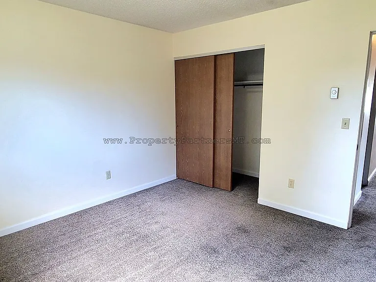 311 S 15th Ave — Photo 5