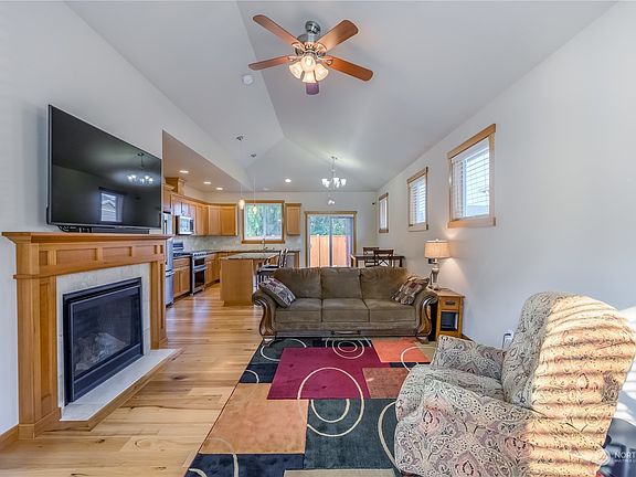 3rd image of 13706 54th Drive NE