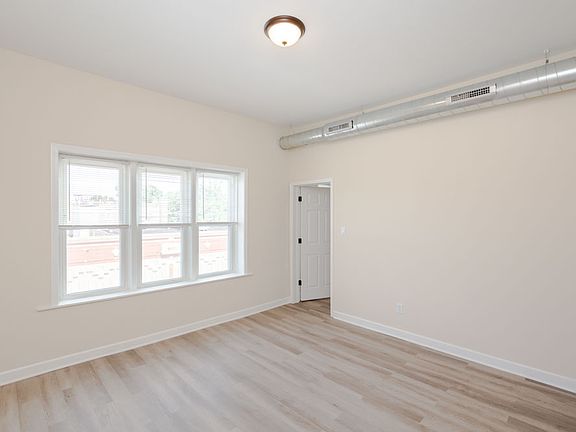 3rd image of 1741 W Chicago Ave #3F