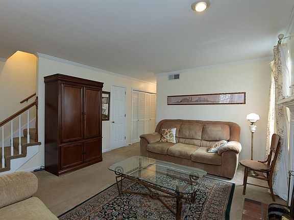 3rd image of 1268 Carriage Park Dr