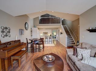 N17W26820 E Fieldhack Dr, Pewaukee, WI 53072