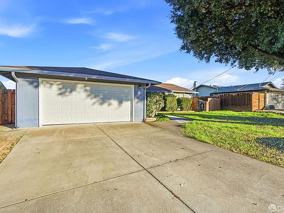 3rd image of 4301 Hillview Dr