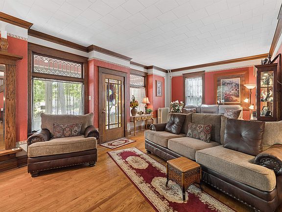 2nd image of 226 Forest Ave