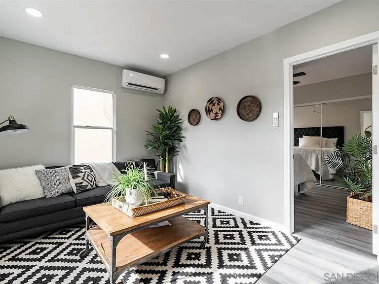 3276 Meade Ave — Photo 6