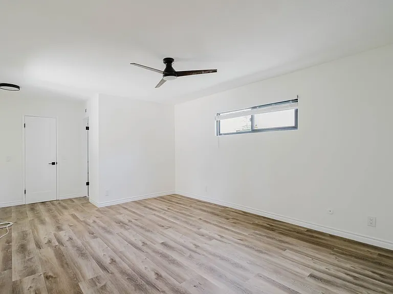 8400 Chimineas Ave — Photo 20