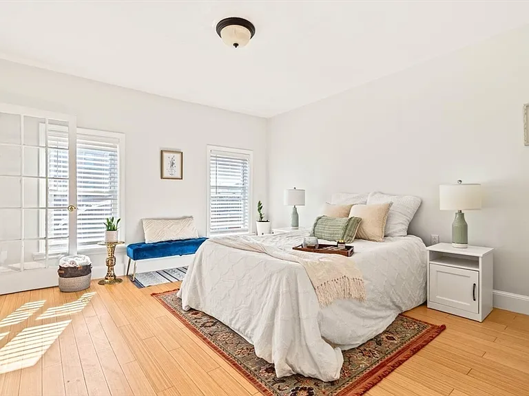 377 Dorchester St #3 — Photo 1