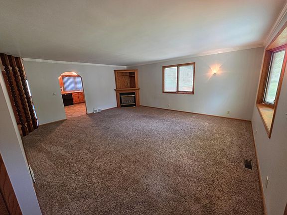 3rd image of 2736 Linden Ave