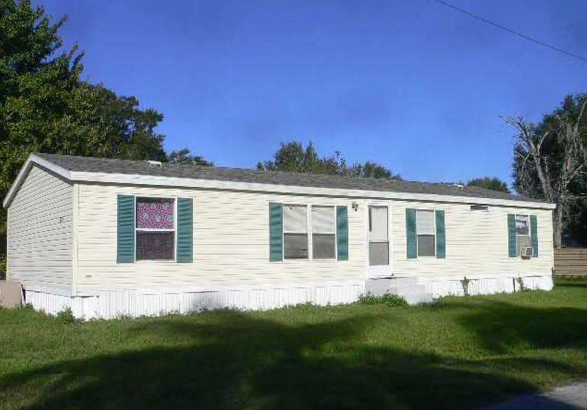 2nd image of 301 NW 5th St