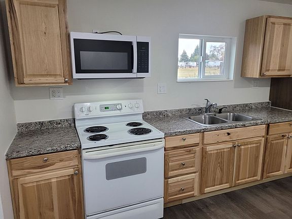 5th image of 3306 Derby St