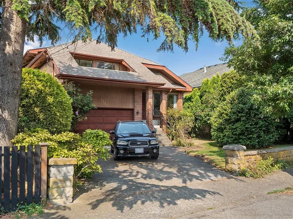1144 May St, Victoria, BC V8V 2S5