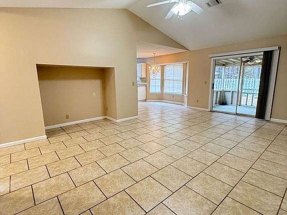 3rd image of 504 Woodbridge Rd
