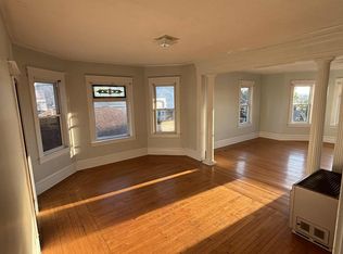 389 Belmont St FLOOR 3, Fall River, MA 02720
