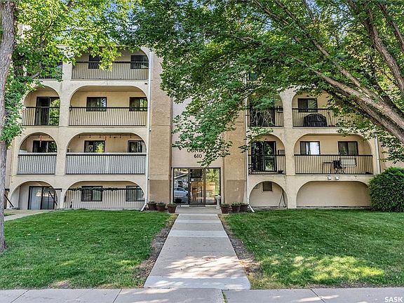 3rd image of 610 Hilliard St W #206