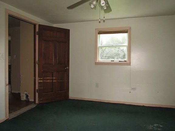 3rd image of 34 Blackberry Ln