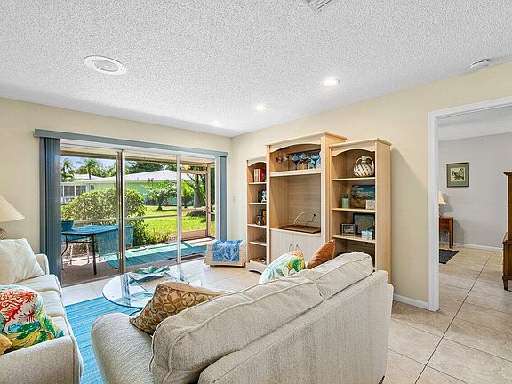 5th image of 1320 NW 18th Avenue #3-B