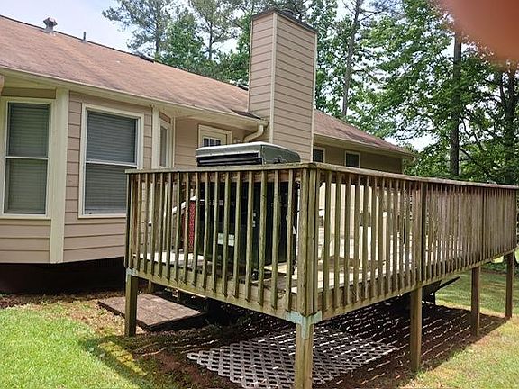 3rd image of 117 Jennifer Ln