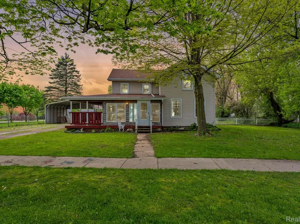 510 Genesee Ave, Gaines, MI 48436