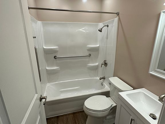 4th image of 8346 Richard Ave