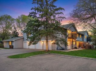 7638 13th St N, Oakdale, MN 55128