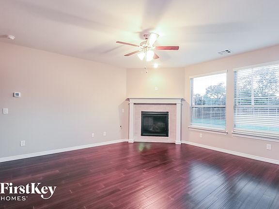 3rd image of 3613 Molly Dr
