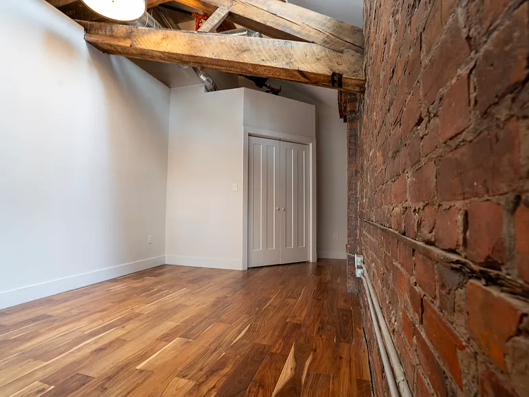 85 King St E — Photo 24