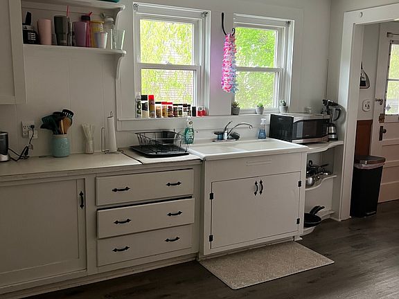 3rd image of 74 Bedford St #2T
