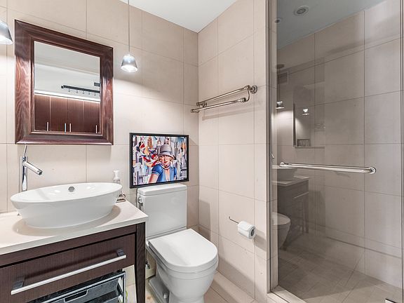 5th image of 340 E 23rd St APT 15J
