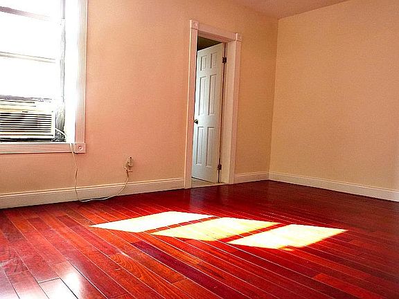 5th image of 568 Pacific St APT 2B