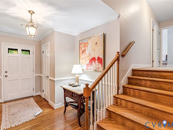 3rd image of 1911 Hickstead Rd