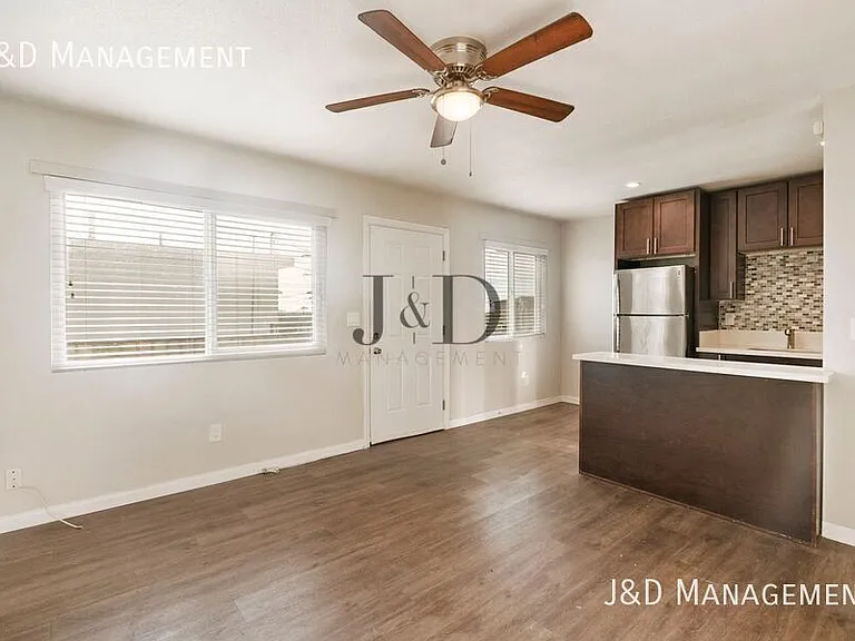 1430 Dubuque St — Photo 6