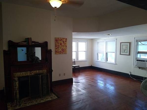 3408 Burt St