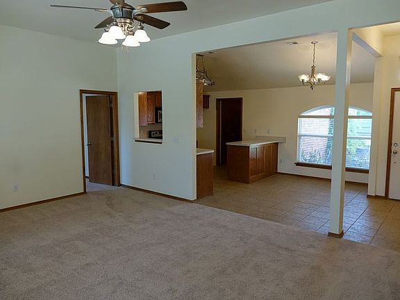5th image of 600 SW 161st St