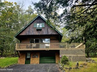 140 Timber Ridge Cir, Greentown, PA 18426