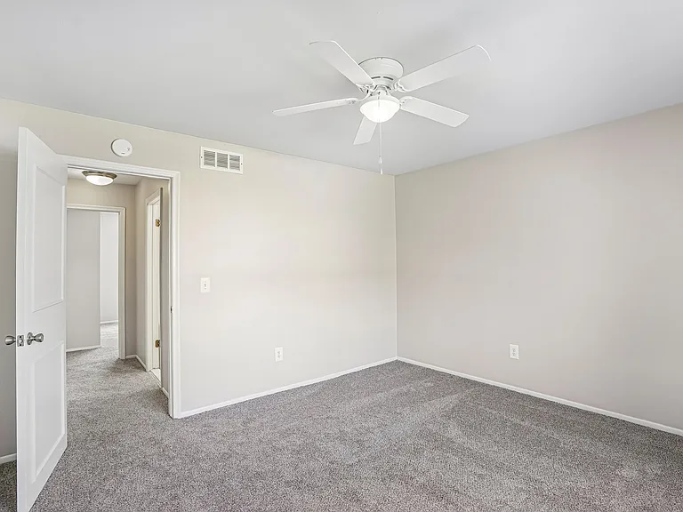 Rivercrest Apartments — Photo 85