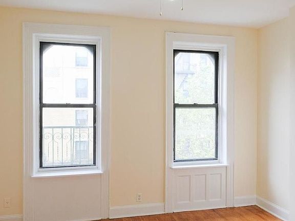 3rd image of 378 Montgomery St #11