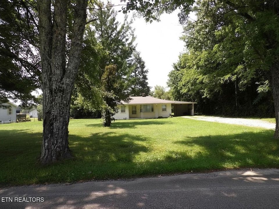 2nd image of 525 Woodlawn Rd