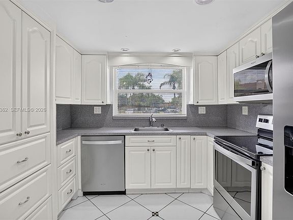 3rd image of 9721 Sunrise Lakes Blvd APT 102