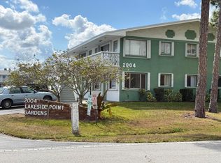 2004 Lake Osborne Dr APT 9, Lake Worth, FL 33461