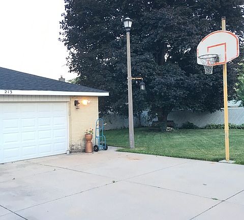 4th image of 213 Welter Dr