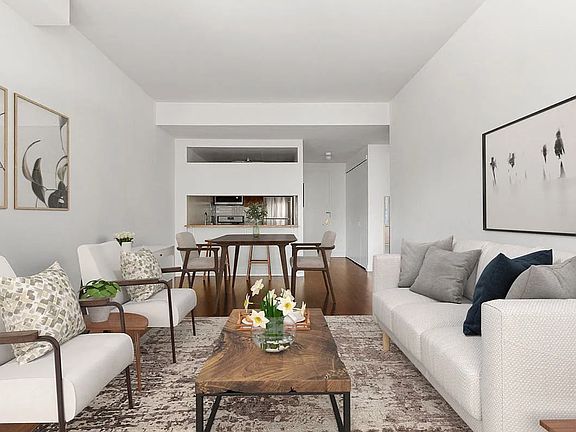 3rd image of 201 W 72nd St APT 16B