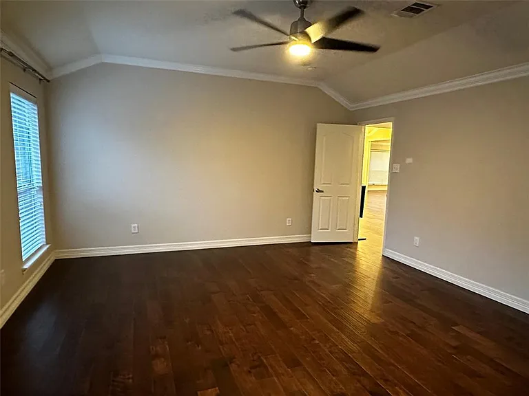 401 Sagebrush Trl — Photo 13