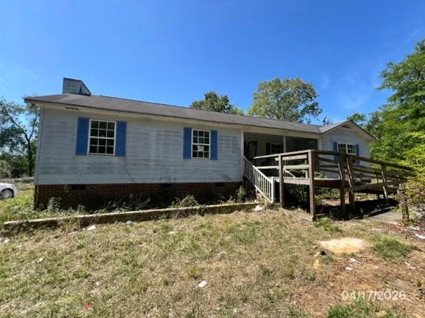 124 Kirtz Ln, Saint Matthews, SC 29135