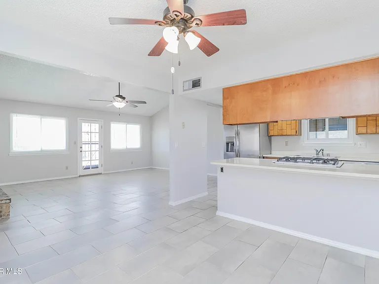 11052 Middledale St — Photo 17