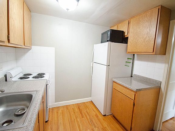 5th image of 117 12th Ave NW #2