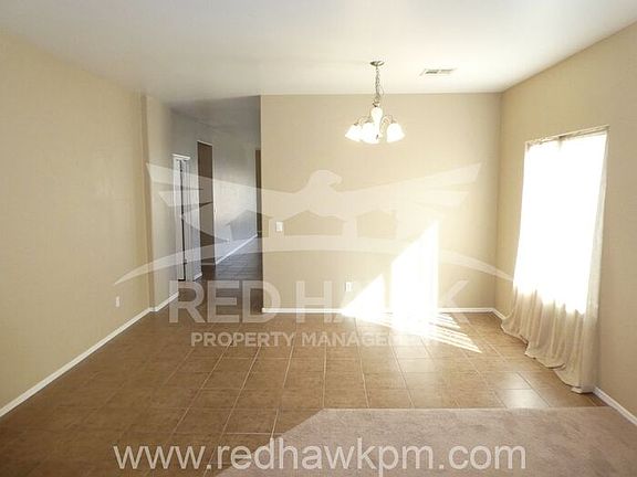 3rd image of 1272 E Daisy Way