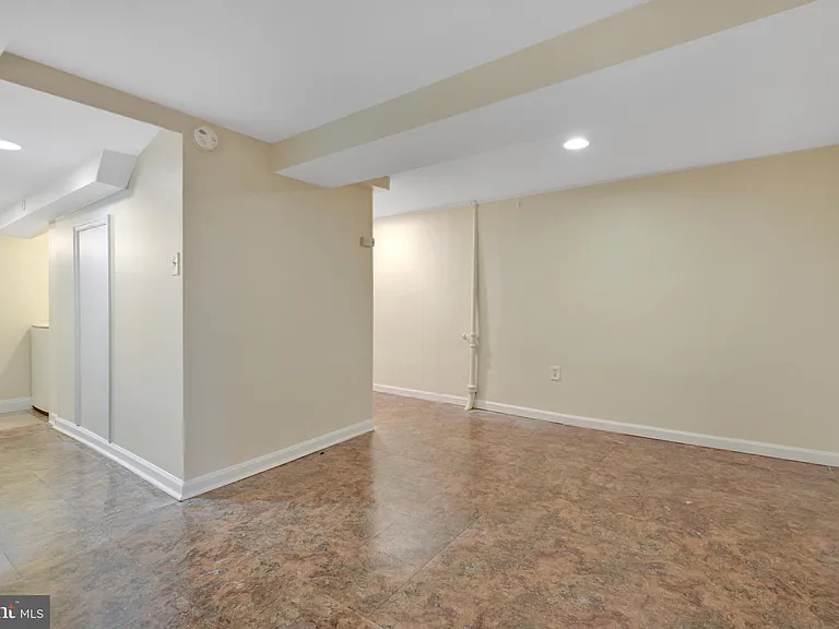 618 Columbia Rd NW — Photo 13