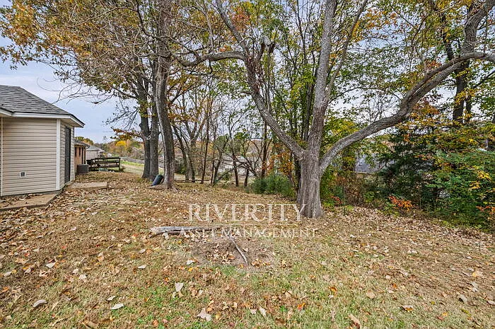 3 bed, 2.0 bath, 1078 sqft, $1,395 — Photo 4