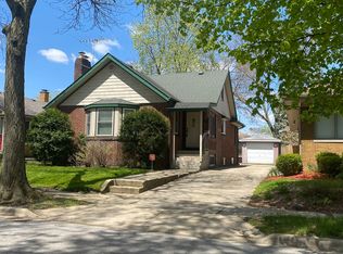 813 Manor Ct, Joliet, IL 60436