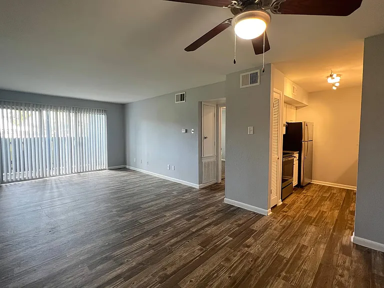 3802 Nasa Pkwy — Photo 10