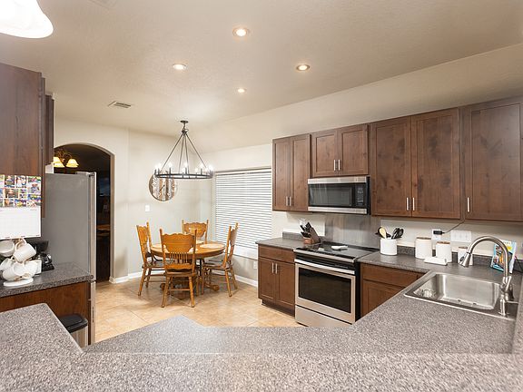5th image of 2119 Laurel Fld
